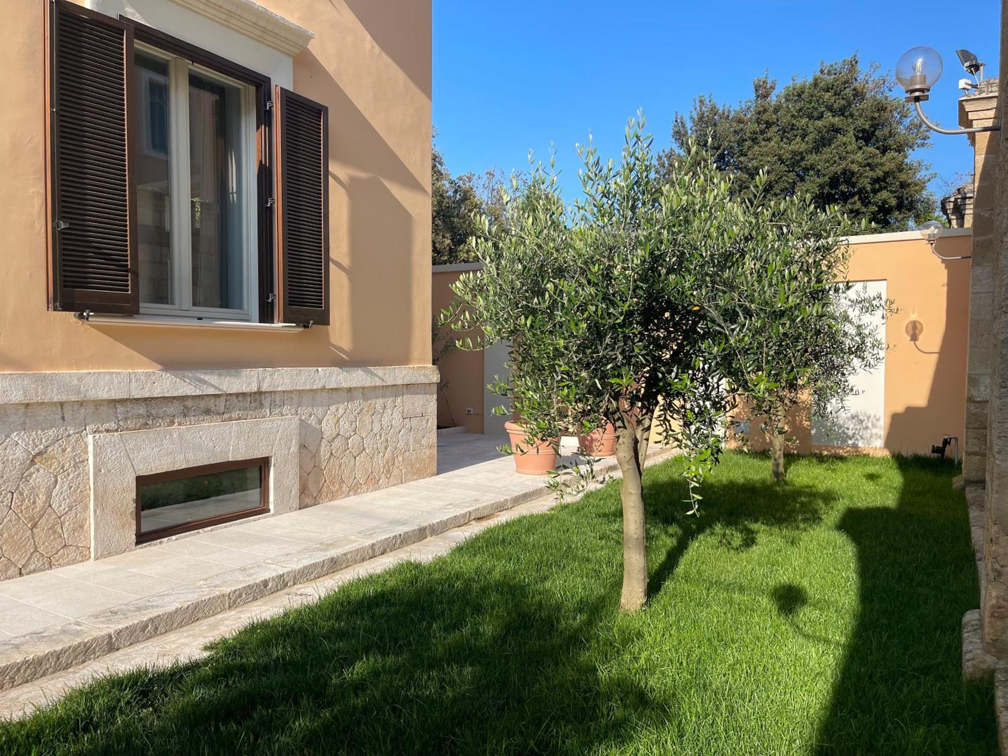 Отель Palazzo Pitagora Таранто Экстерьер фото